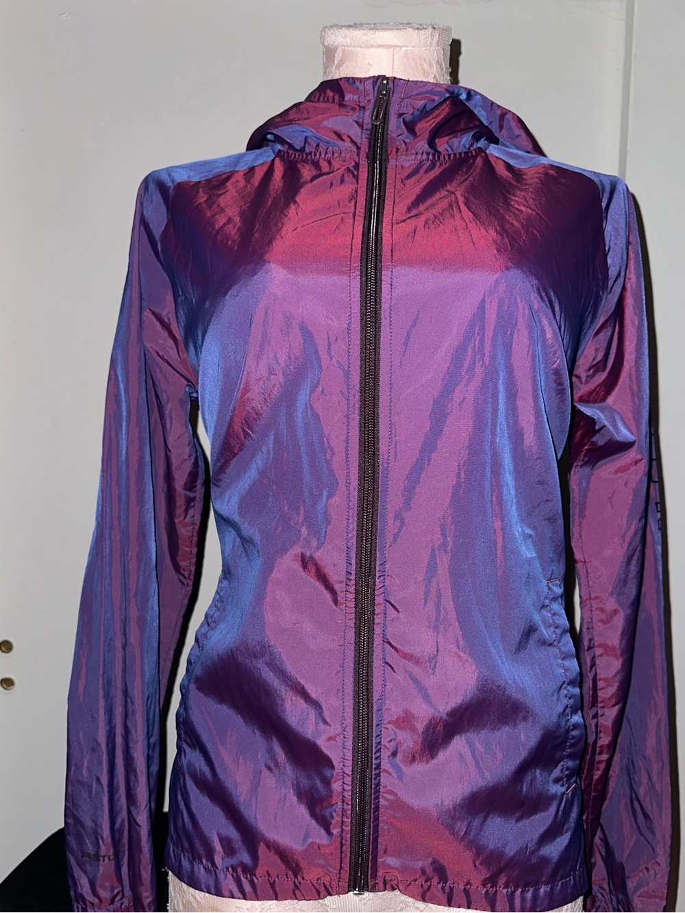 Under Armour Women's Iridescent Purple Hooded Windbreaker Jacket
